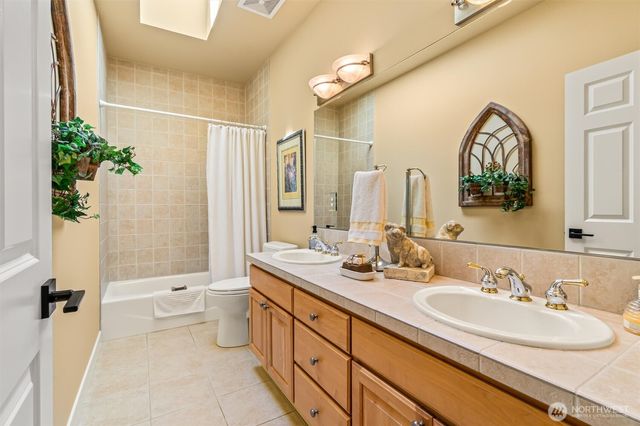 932 9th Avenue N, Edmonds, WA 98020