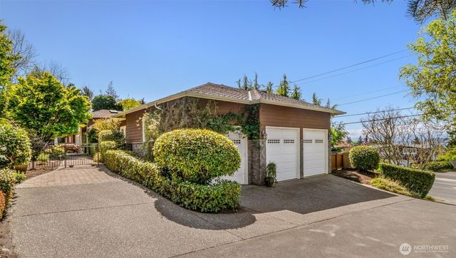 932 9th Avenue N, Edmonds, WA 98020