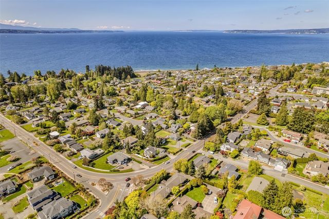 932 9th Avenue N, Edmonds, WA 98020