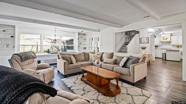 3000 Joy Dr, Kilgore, TX 75662