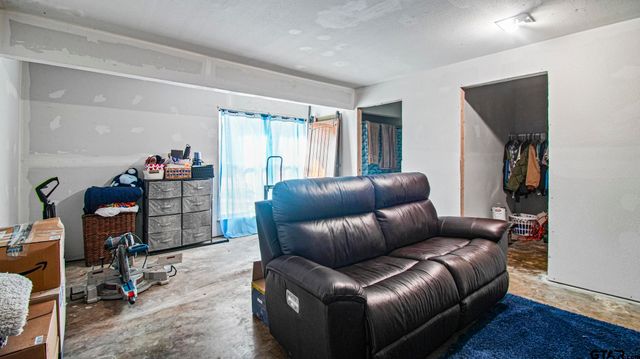 3000 Joy Dr, Kilgore, TX 75662