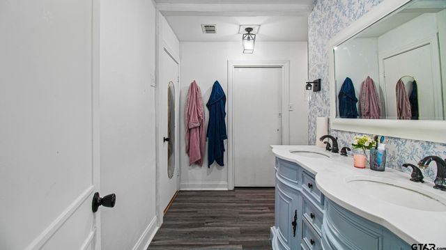 3000 Joy Dr, Kilgore, TX 75662