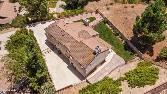 27540 Freetown Lane, Agoura Hills, CA 91301