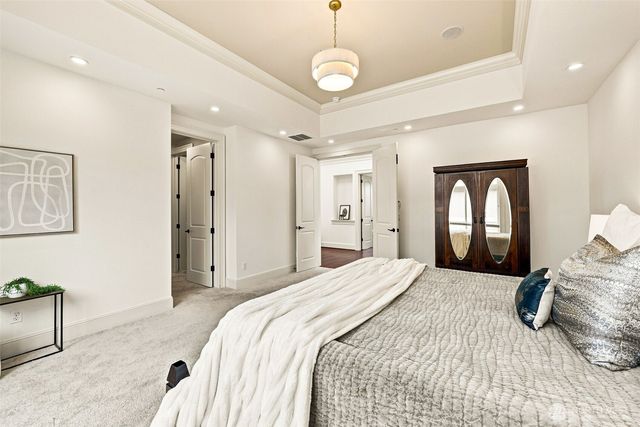 9671 Evergreen Drive, Bellevue, WA 98004