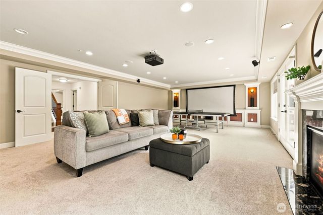 9671 Evergreen Drive, Bellevue, WA 98004