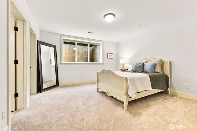 9671 Evergreen Drive, Bellevue, WA 98004