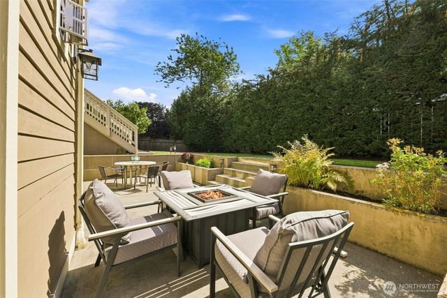 9671 Evergreen Drive, Bellevue, WA 98004