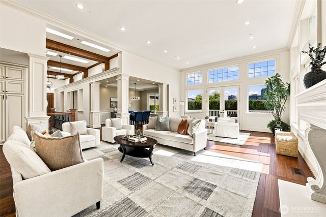 9671 Evergreen Drive, Bellevue, WA 98004