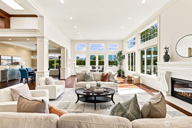 9671 Evergreen Drive, Bellevue, WA 98004