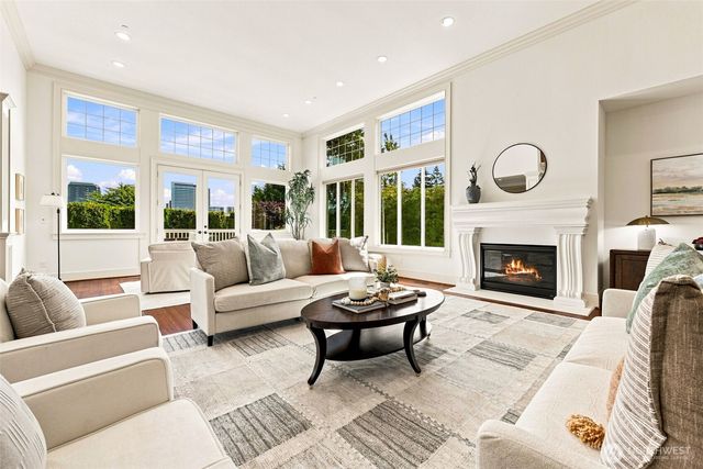 9671 Evergreen Drive, Bellevue, WA 98004