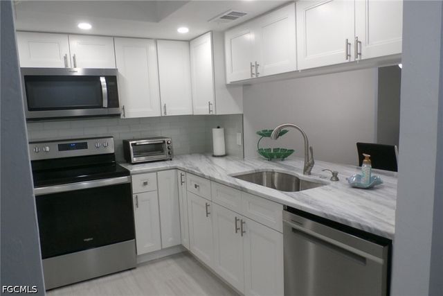 11110 Caravel CIR 101, Fort Myers, FL 33908