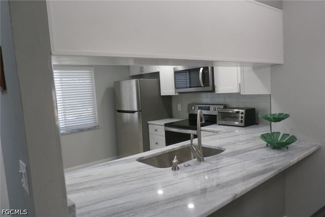 11110 Caravel CIR 101, Fort Myers, FL 33908