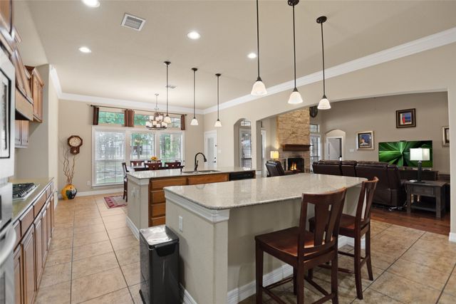 100 Parker Oaks Lane, Weatherford, TX 76087