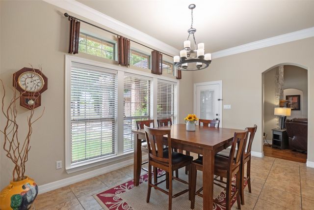 100 Parker Oaks Lane, Weatherford, TX 76087