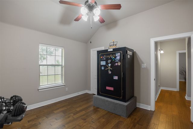 100 Parker Oaks Lane, Weatherford, TX 76087