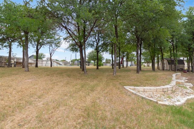 100 Parker Oaks Lane, Weatherford, TX 76087