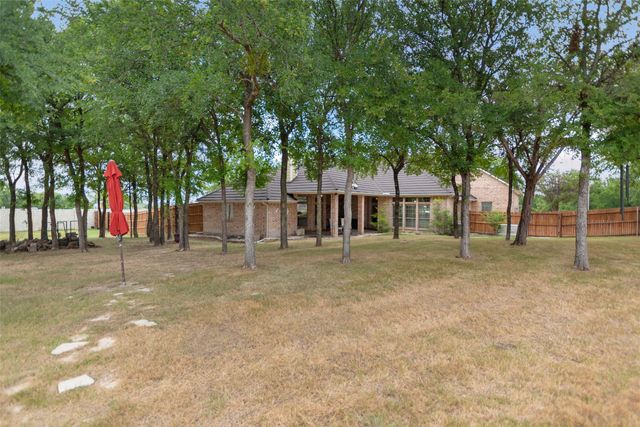100 Parker Oaks Lane, Weatherford, TX 76087