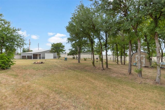 100 Parker Oaks Lane, Weatherford, TX 76087