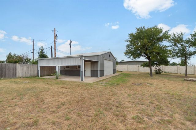 100 Parker Oaks Lane, Weatherford, TX 76087