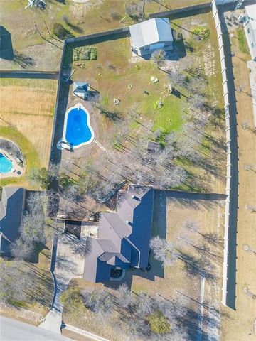 100 Parker Oaks Lane, Weatherford, TX 76087