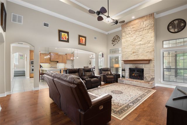 100 Parker Oaks Lane, Weatherford, TX 76087