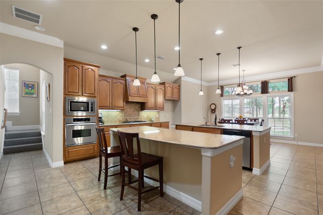 100 Parker Oaks Lane, Weatherford, TX 76087