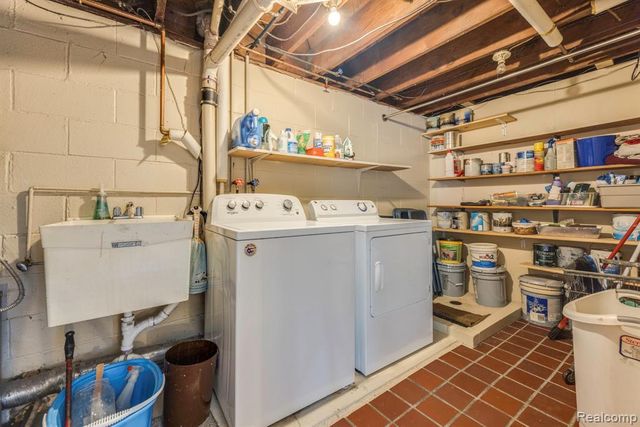 3560 North Road, Clyde, MI 48049