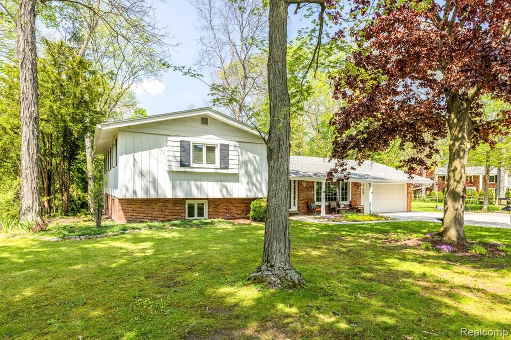 3560 North Road, Clyde, MI 48049