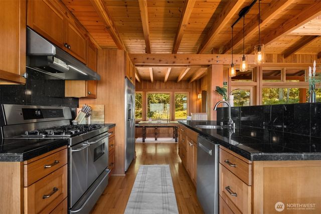 707 NW Thatcher Pass Road, Decatur Island, WA 98221