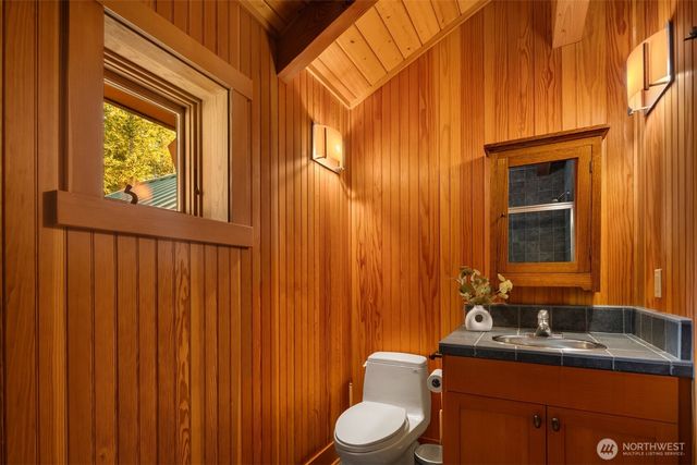 707 NW Thatcher Pass Road, Decatur Island, WA 98221