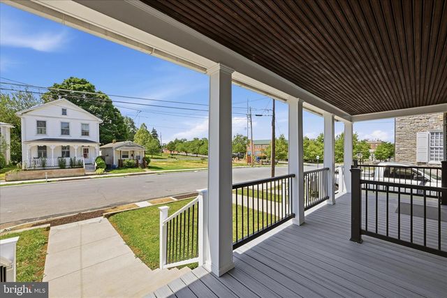 314 E PICCADILLY ST, Winchester, VA 22601