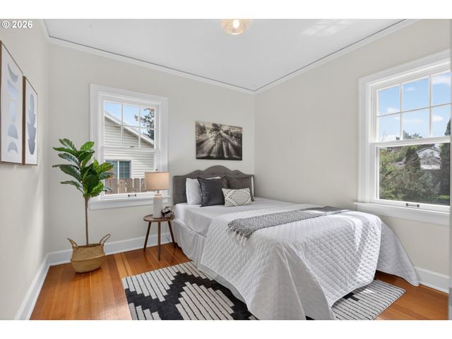 6136 Ne BEECH St, Portland, OR 97213