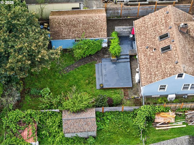 6136 Ne BEECH St, Portland, OR 97213