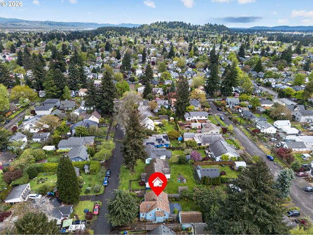 6136 Ne BEECH St, Portland, OR 97213