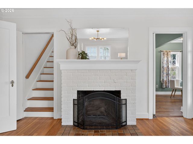 6136 Ne BEECH St, Portland, OR 97213