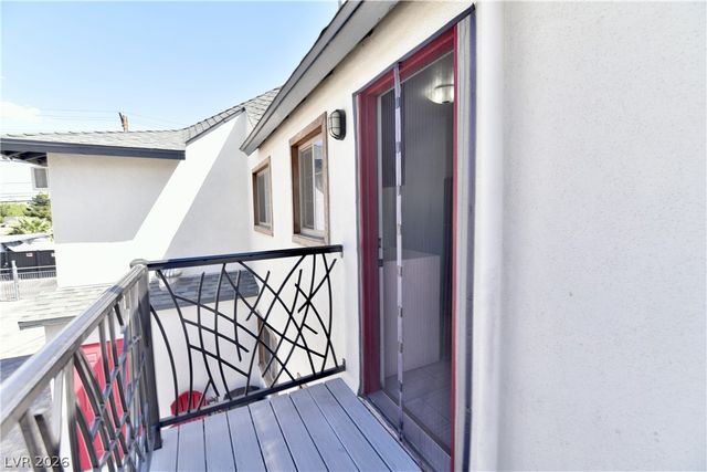 1003 East Clark Avenue 4, Las Vegas, NV 89101