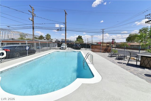 1003 East Clark Avenue 4, Las Vegas, NV 89101
