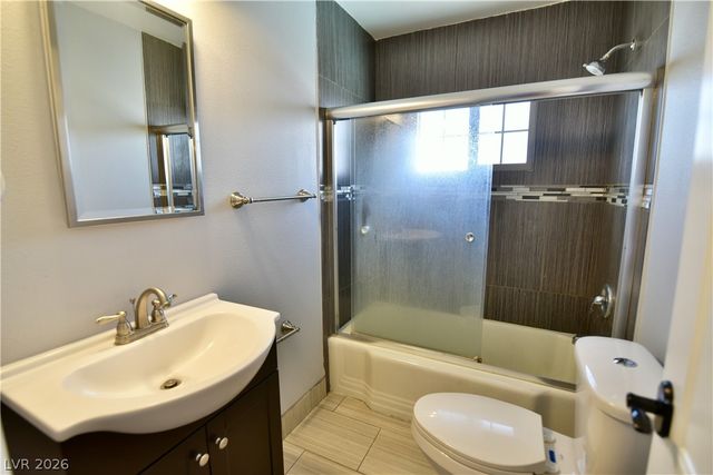 1003 East Clark Avenue 4, Las Vegas, NV 89101