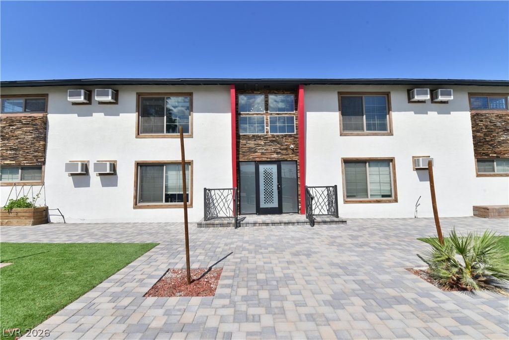 1003 East Clark Avenue 4, Las Vegas, NV 89101