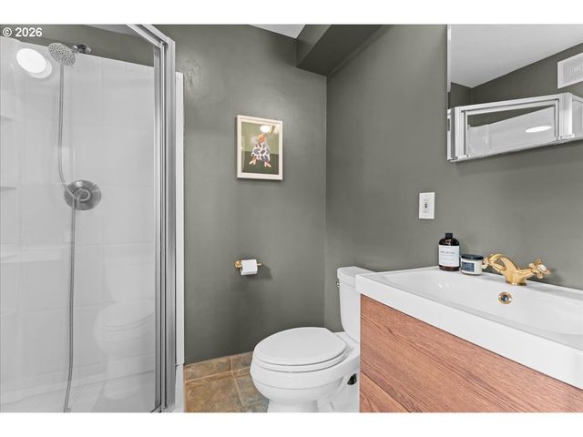 7916 N EMERALD Ave, Portland, OR 97217