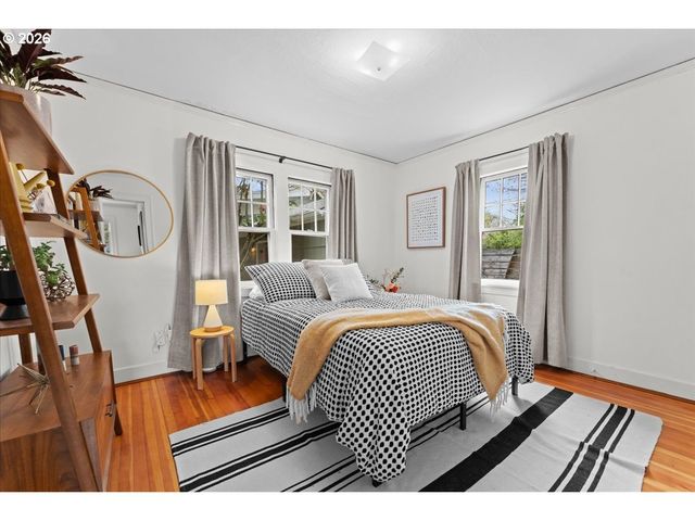 7916 N EMERALD Ave, Portland, OR 97217