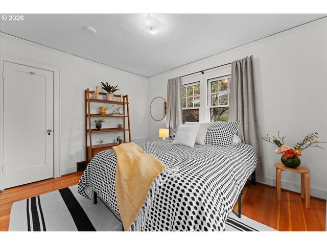 7916 N EMERALD Ave, Portland, OR 97217