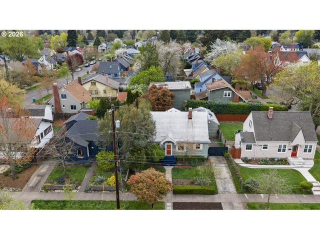 7916 N EMERALD Ave, Portland, OR 97217