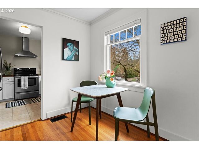 7916 N EMERALD Ave, Portland, OR 97217