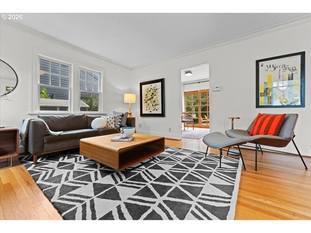 7916 N EMERALD Ave, Portland, OR 97217