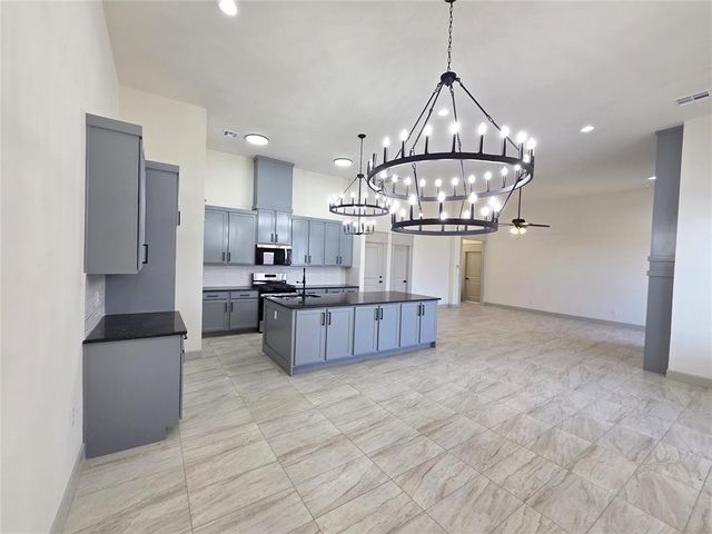 11701 NW 102nd Street, Yukon, OK 73099