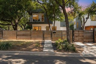 910 Nalide ST B, Austin, TX 78745