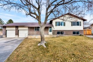584 W 1350 N, Clinton, UT 84015