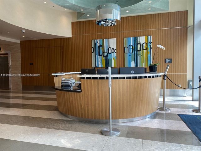 175 SW 7th St 1612, Miami, FL 33130