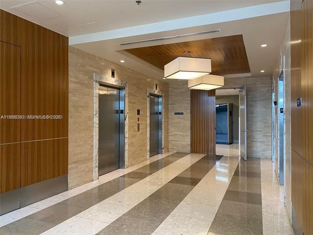 175 SW 7th St 1612, Miami, FL 33130